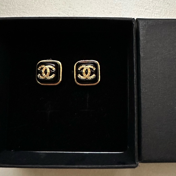 Chanel Earrings - Picture 1 of 2